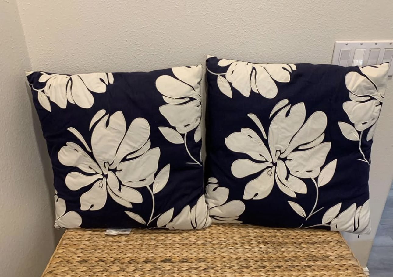 Target Blue & White Bohemian leaf Beach pillow set of 2 Summer pillows Simi Valley