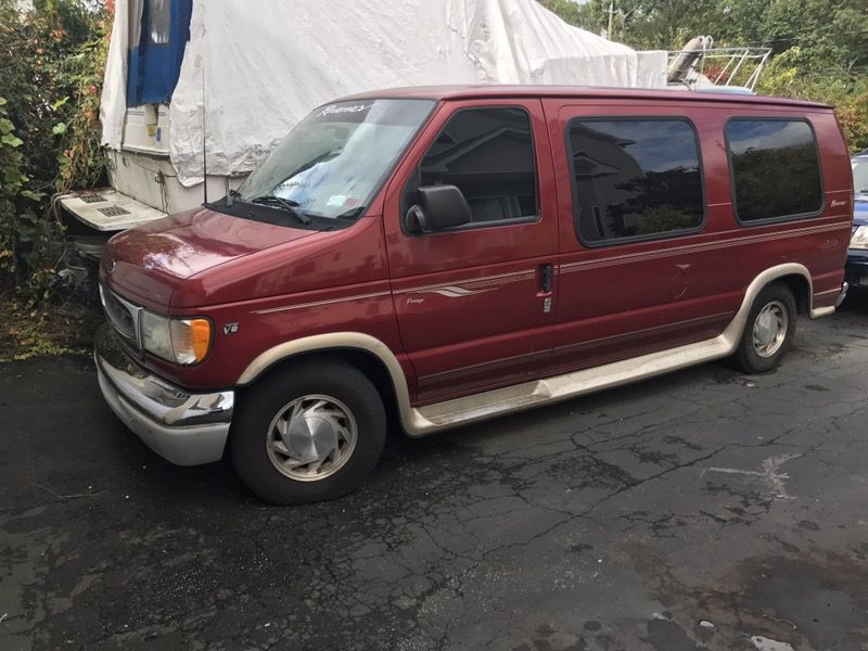 2002 ford e 150 regency