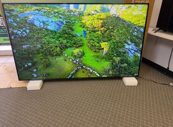 75 LG TV light scratch inside of screen $55 down on Financing smart 4K HDTV