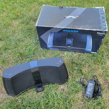 Kicker Amphitheatre Speaker Subwoofer Bluetooth