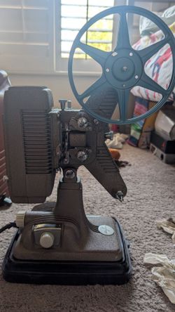 Vintage Revere Model P-90 8mm Film Projector – Works / Lamp Turns On