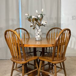 Charming Kitchen Dining Table & 4 Windsor Chairs