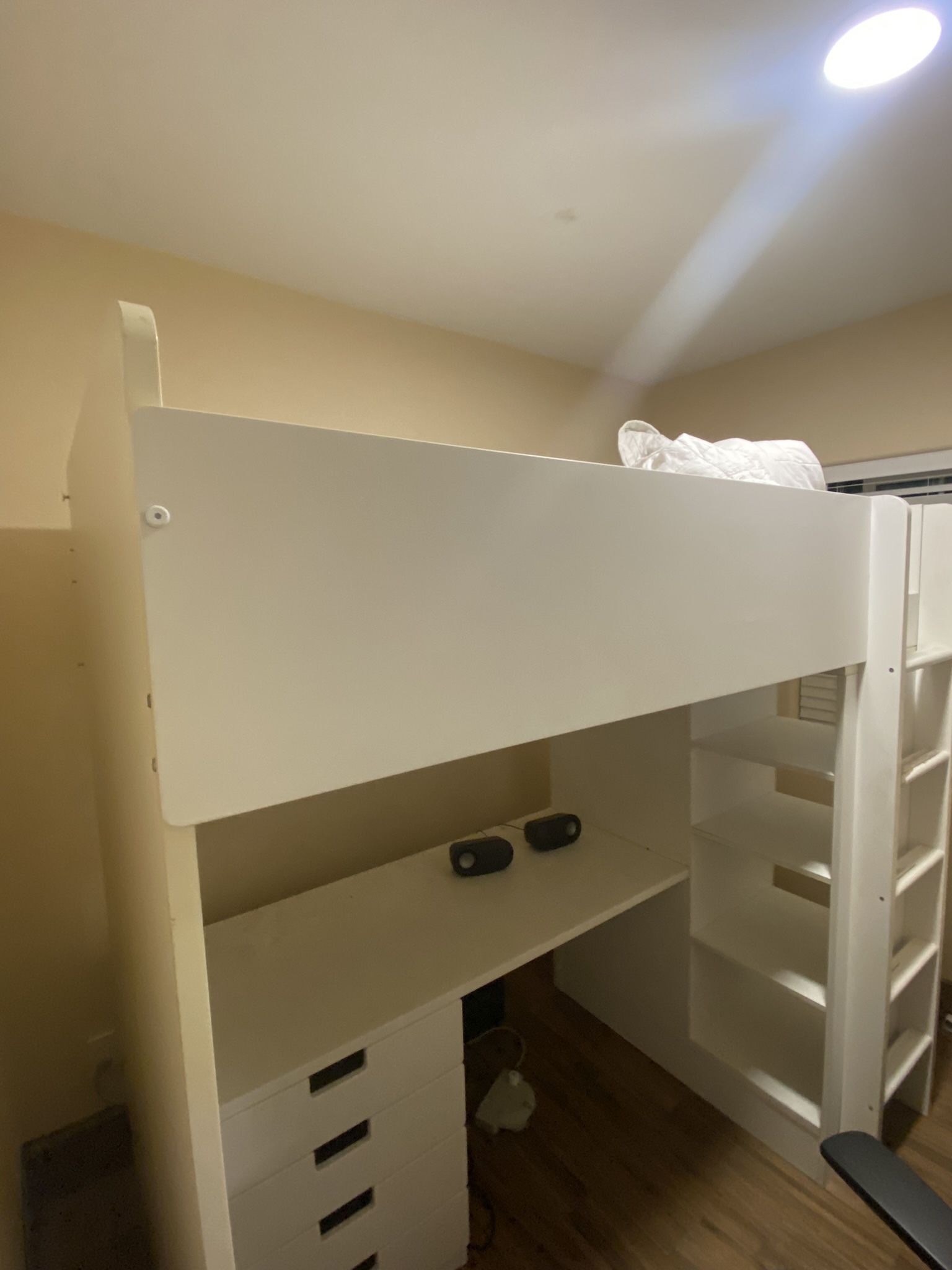 Loft Bed Twin w/ Dresser, Desk, Drawers