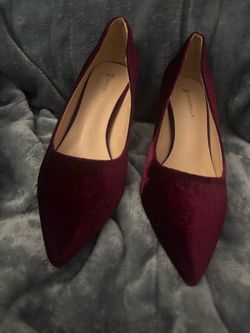 New velvet burgundy heels size 8.5