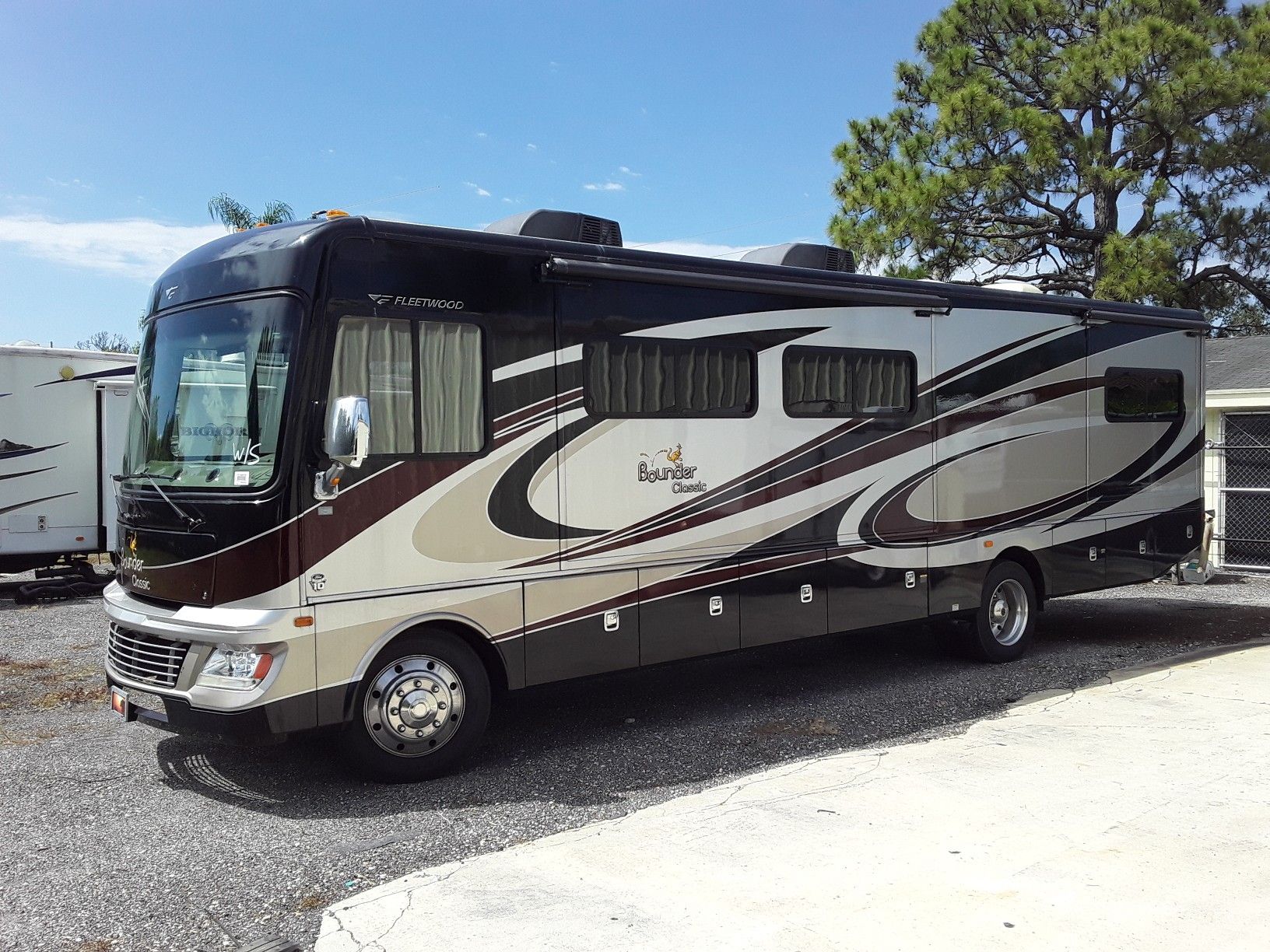 2014 Bounder classic Class a