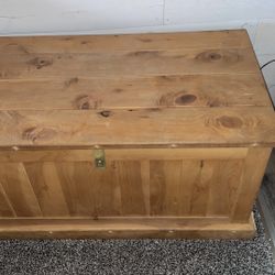 Wood Chest With Tray