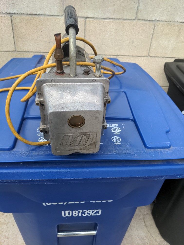 Deep Vacuum Pump JVC Good Condition Rosemead Are Pick Up Only One Of The Best Brand For Domestic Refrigereccion Text For More Information