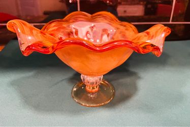 Beautiful vintage Italian Art glass oval centerpiece bowl with ruffles and amber color