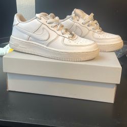 White Air Force 1’s Size 6Y