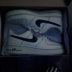 AIR FORCE 1 LV8
