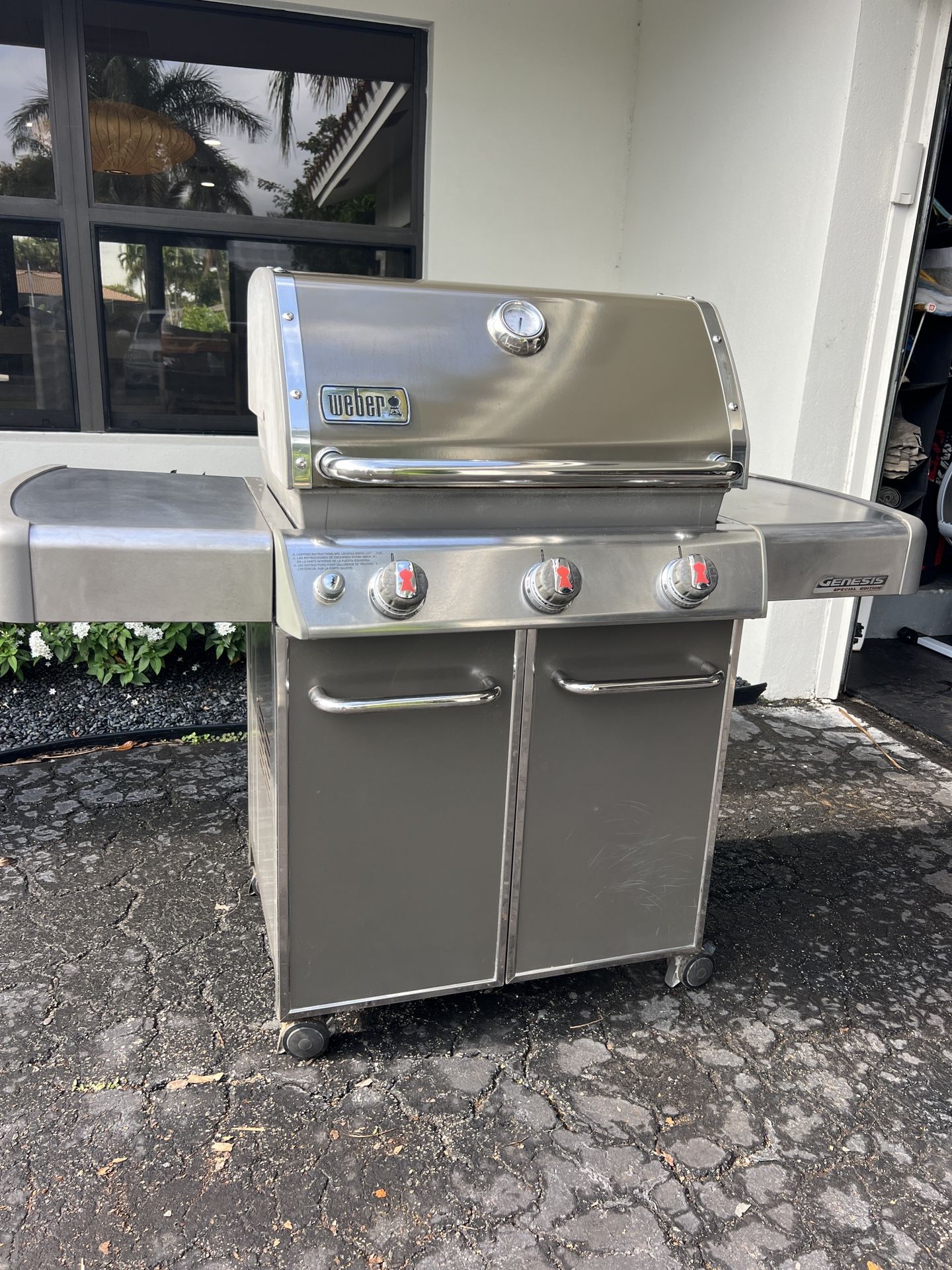 Weber Genesis BBQ Propane Grill - 3 Burner - Perfect Condition