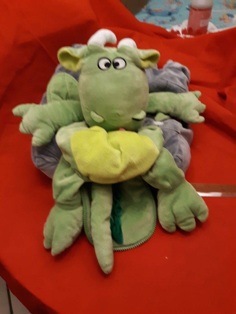 Happy NAPPERS DRAGON IN CASTLE