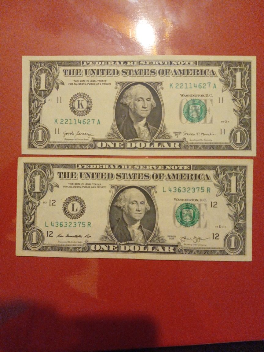(2) $1 Notes With Sn# Alignment Error