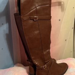 Knee High Boots Size 6🎀