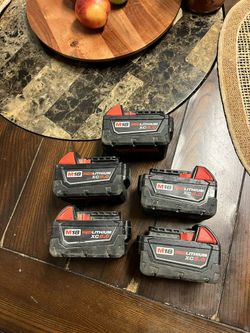 Milwaukee M18 Baterias $45 Each  Cada Una Firme Precio 