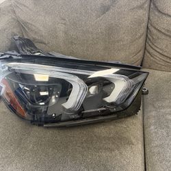2022 Mercedes Benz Gle63 passenger side head light