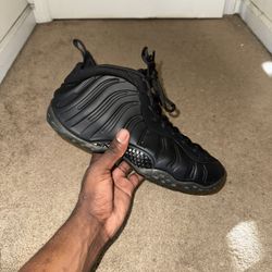 Nike Foamposite Anthracite Size 10 $150‼️