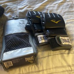 Gloves S/M Everlast Wrist Wrap Also