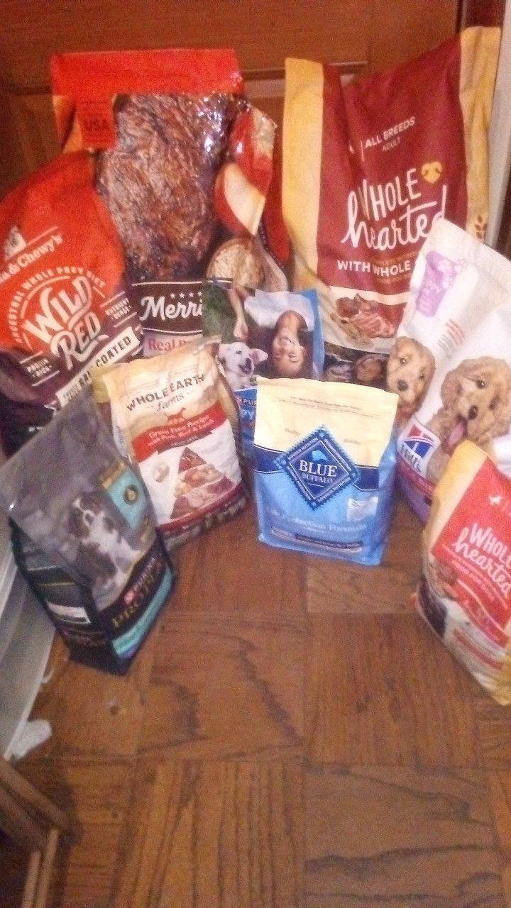 Lots Of Quality Brand Dry Dog Food