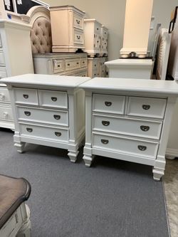 Nightstands (Set of 2)