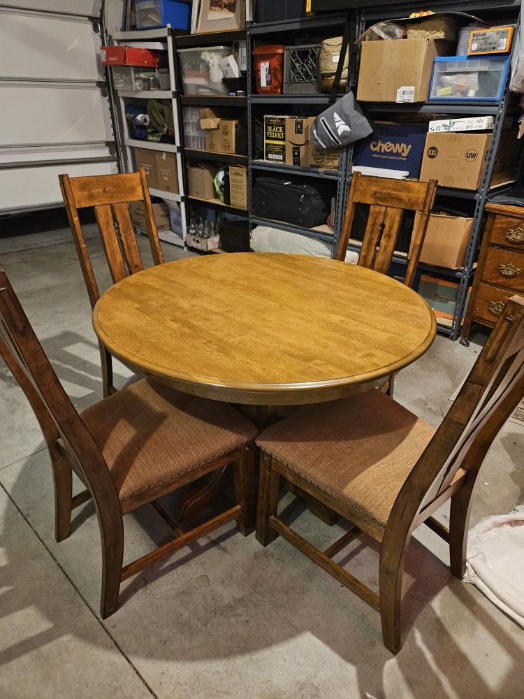 Solid Oak Table With Chairs And Leaf