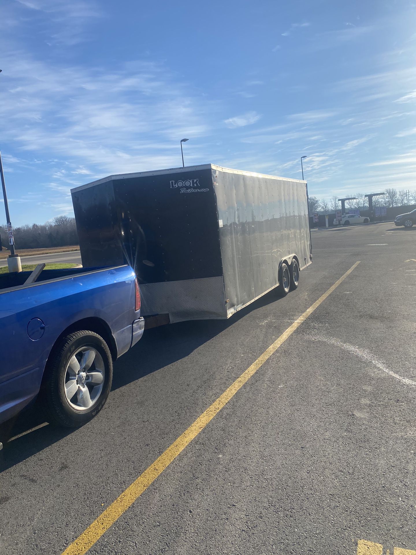 Utility enclosed trailer