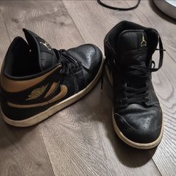 Jordan Air Jordan 1 Mid Black Metallic Gold Leather Mid Top Men DQ8426-071