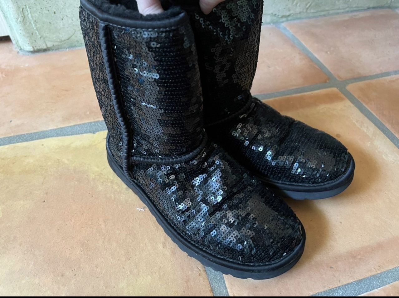 Black Sparkly Uggs, Womens Size 6