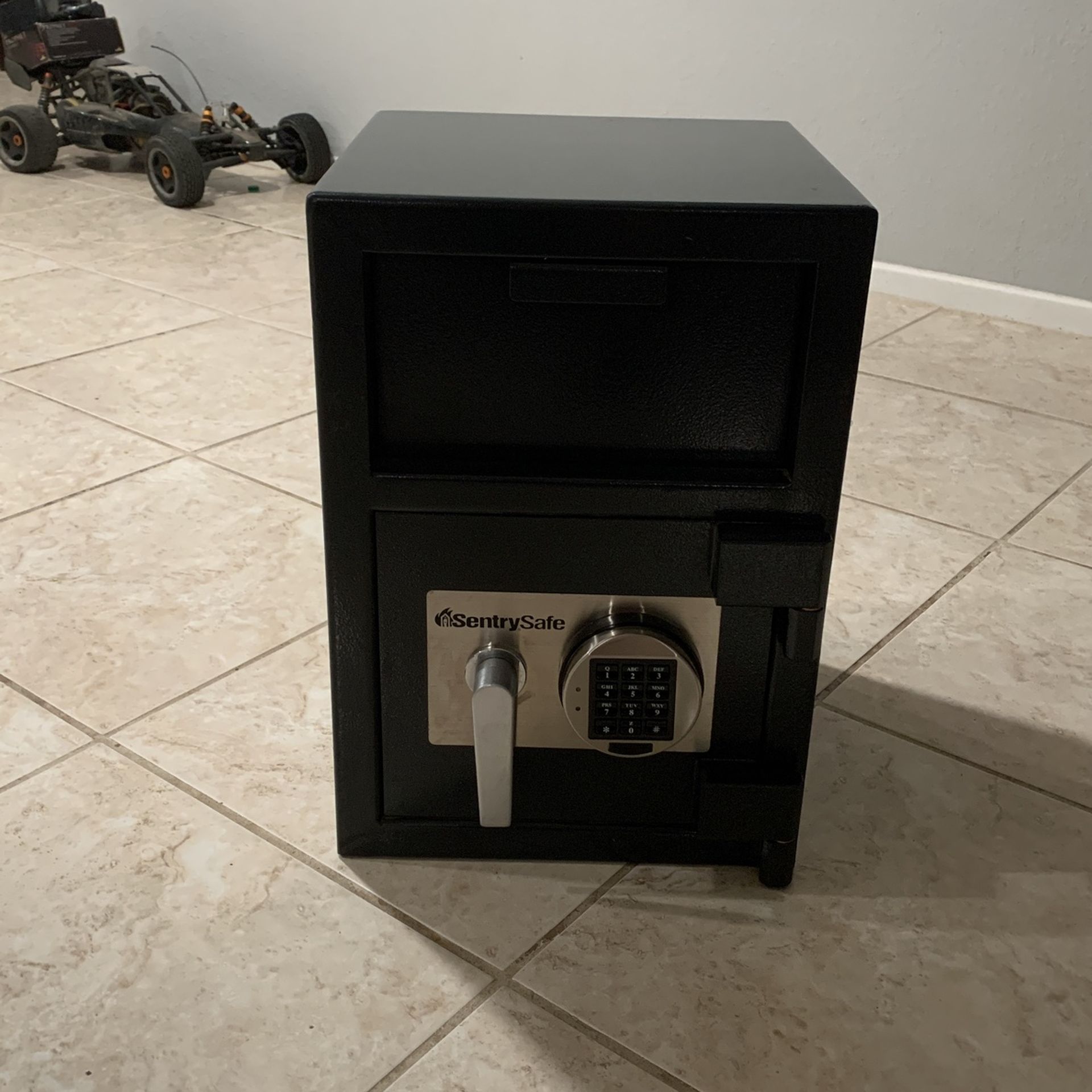 Sentry Safe With Drop Slot