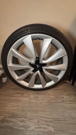 Tesla Model 3 Stiletto 20” Wheel