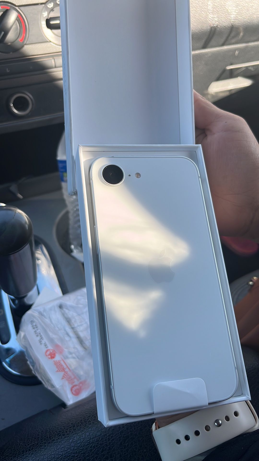 iPhone 16e