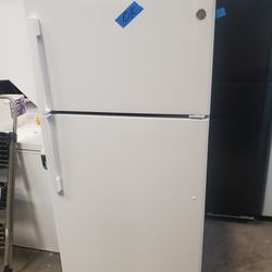 Refrigerador GE Width 33 Inches Looks Like New 