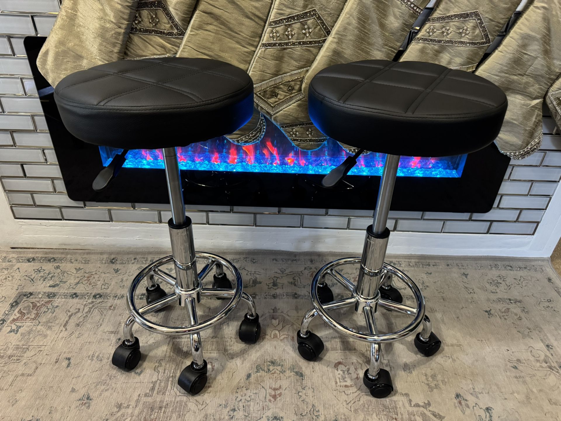 BRAND NEW**MATCHING ROLLING BLACK STOOLS
