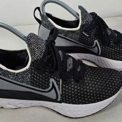 NEW NIKE REACT INFINITY RUN FLYKNIT BLACK WHITE CD4371-012 - SIZE Women's  6 / Youth 4