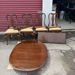 Pennsylvania House Table and Chairs 