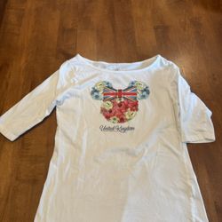 Disney United Kingdom, Epcot world, showcase T-shirt, shipping available