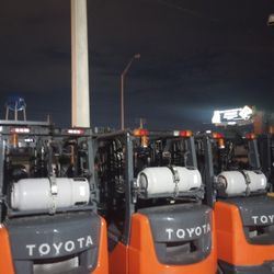 FORKLIFT TOYOTA 6000# Triple Mástil 