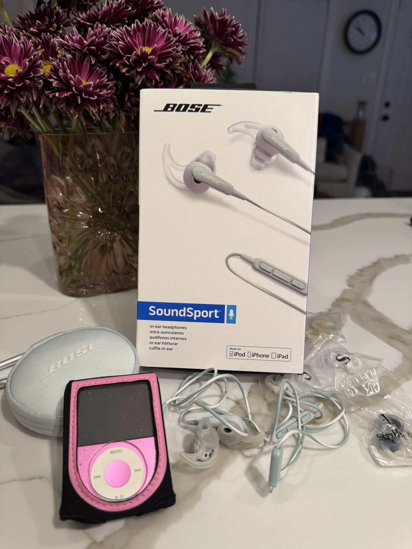 Bose SoundSport In Ear Headphones & Nano iPod MP3 Player 8gb 