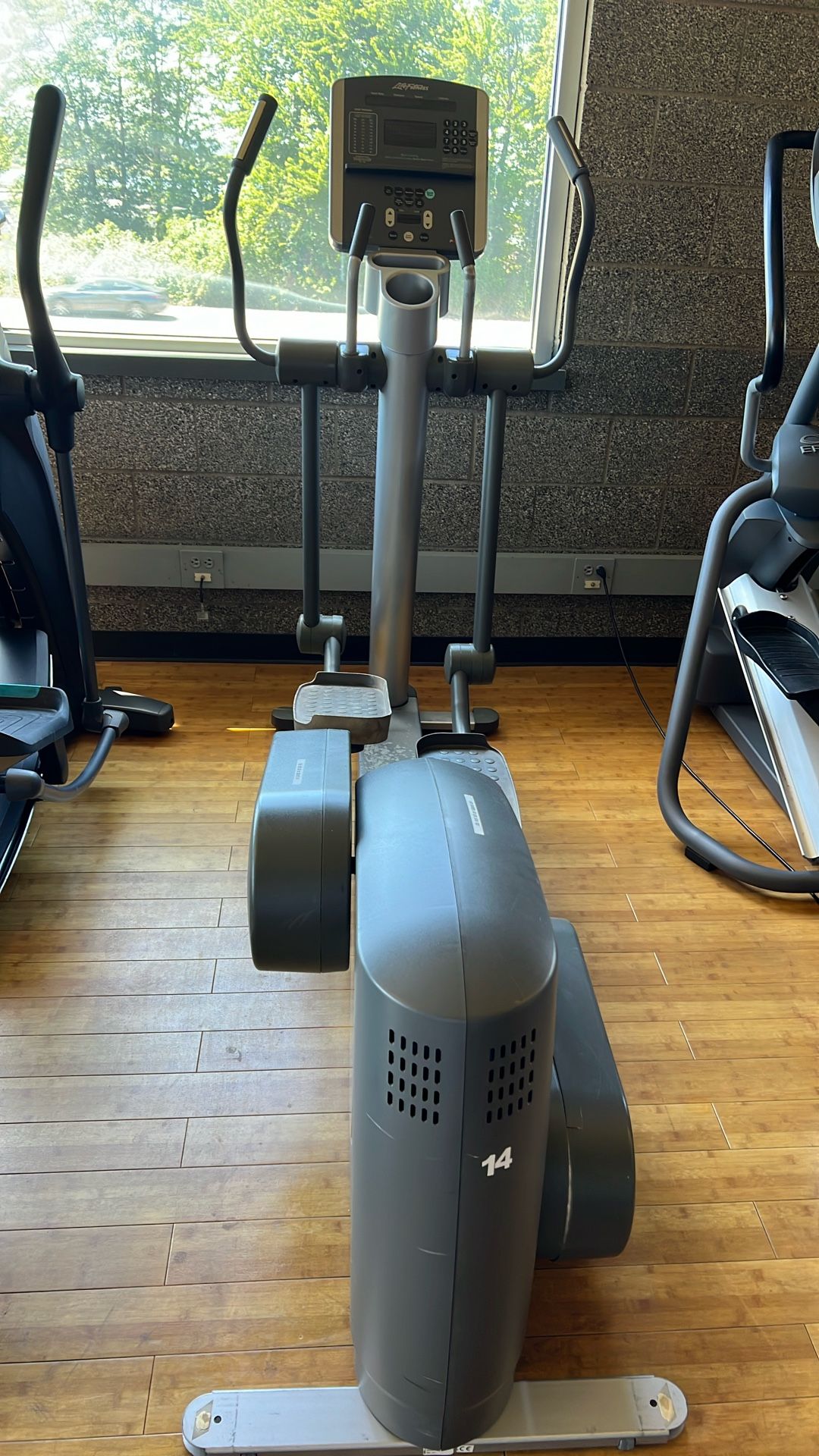 Life Fitness Commercial Elliptical