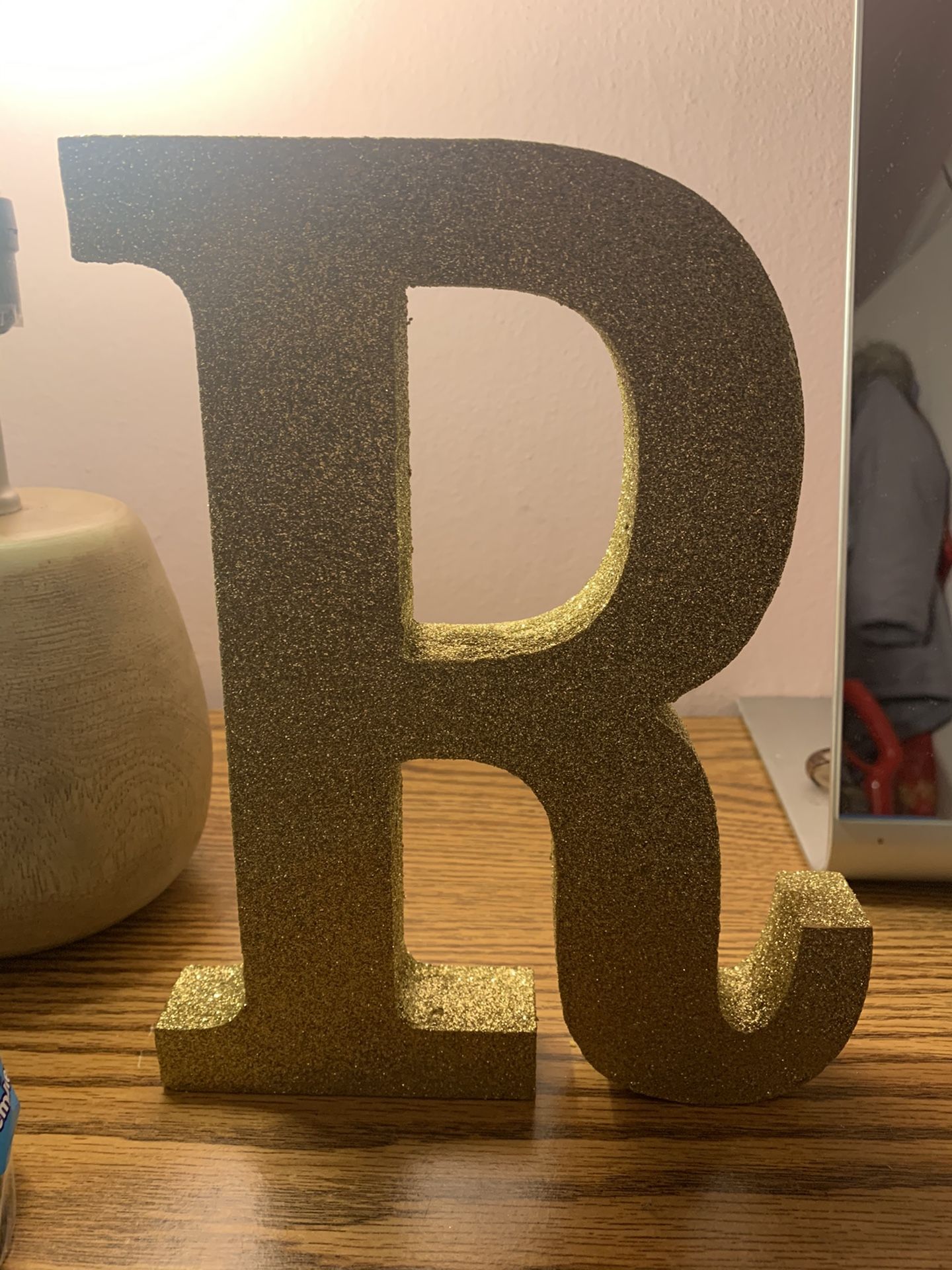 Decor Letter R