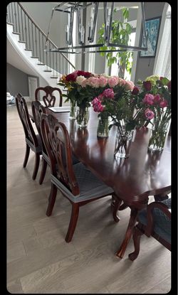 Beautiful Traditional Dining Room Set for Sale