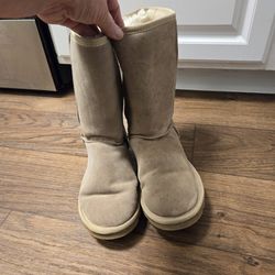 UGG Tall Boots Women's Size 9 Used
