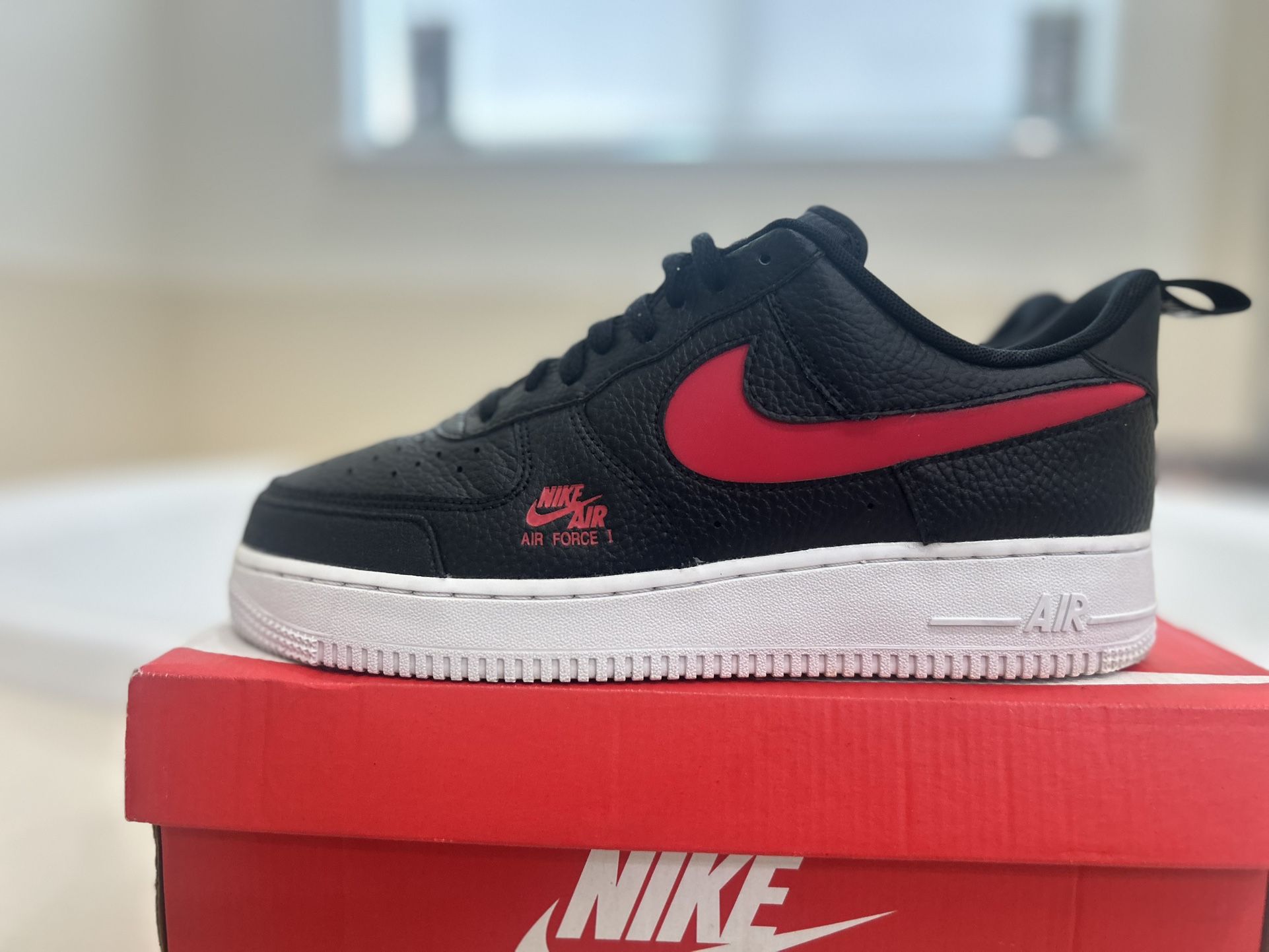 Nike Air Force 1s Size 9.5m. 79$ Obo