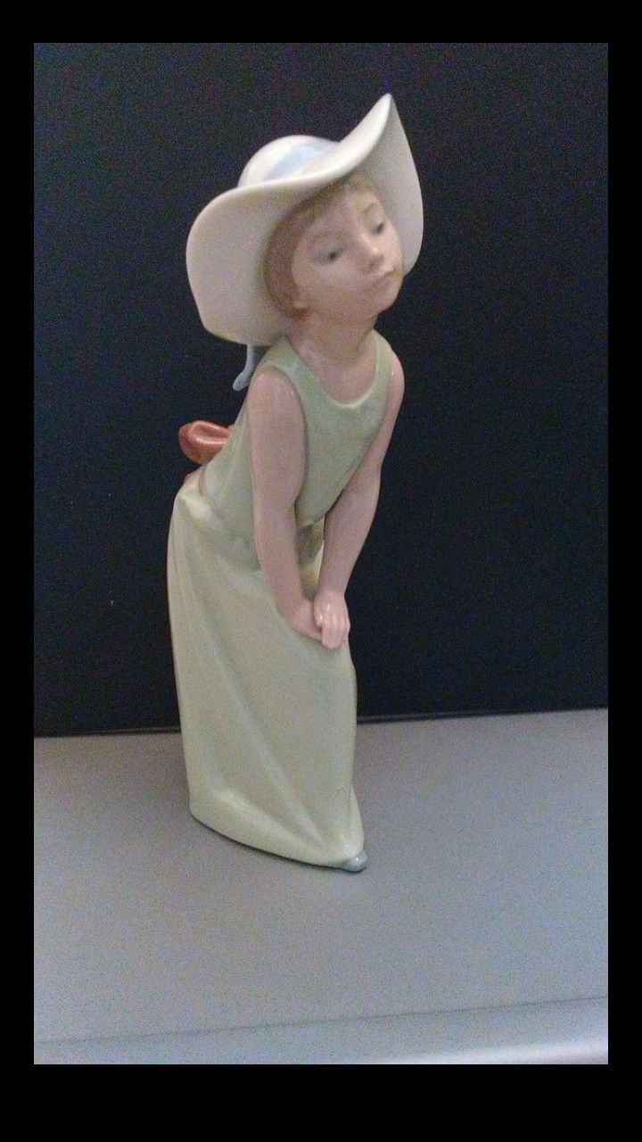 Lladro Porcelain Spain Figurine. No Box. Retired 5009. Deer Valley And 67th Avenue. Must Pick Up