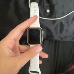 Apple Watch SE 2nd Gen (read description)