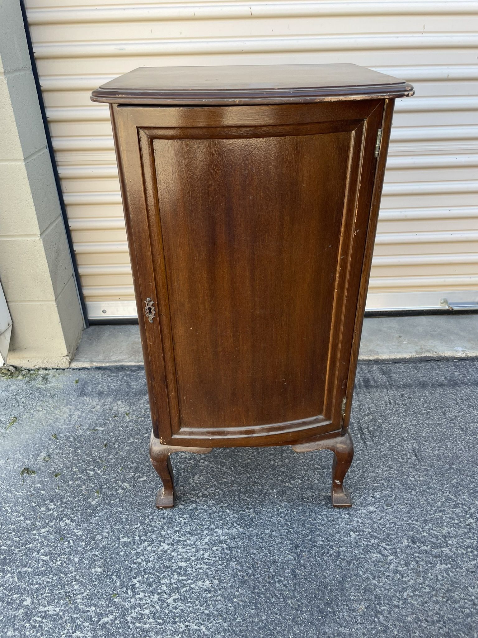 Record Cabinet 1920s (?)