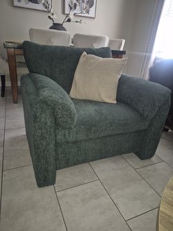Brand New Emerald Green Accent Chair – Still in Box!