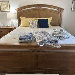 King Bedroom Set Like New 