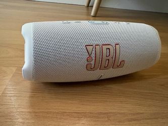 JBL charge 5 speaker
