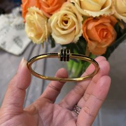 Elegant Gold and Black Bangle Bracelet